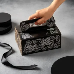 پک جعبه‌ای مقوایی خالی به همراه کاور دستگیره دار